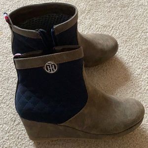 Tommy Hilfiger girl boots